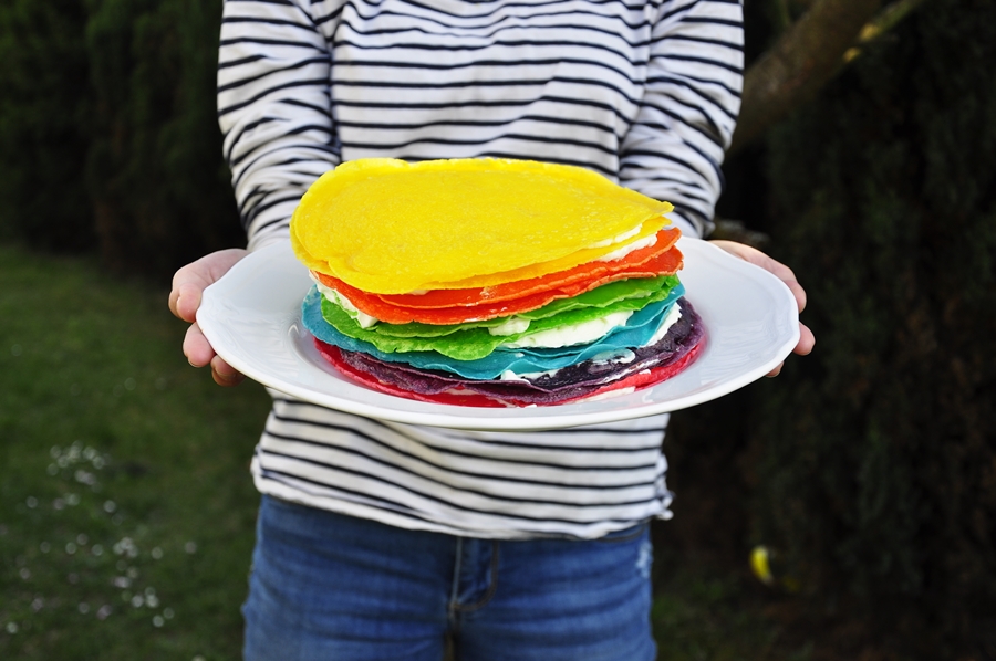 kolorowy tort dla dzieci