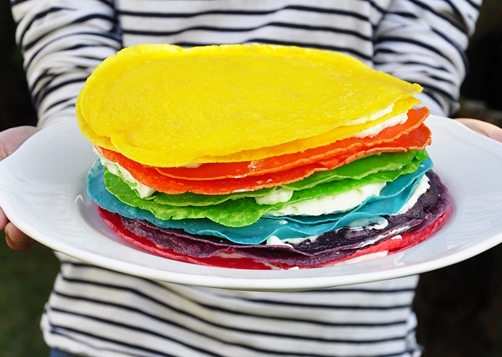 kolorowy tort dla malucha